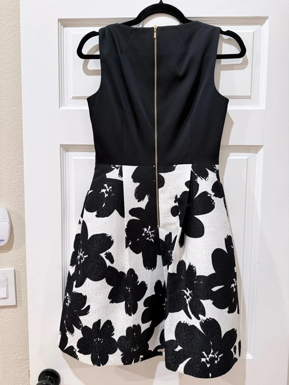 Tahari ASL Black & White Floral Fit-and-Flare Mini Dress - Picture 5 of 8